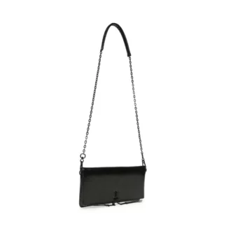 תיק צד לנשים STEVE MADDEN BLUCKIE בצבע שחור מבריק וקרם עם שרשרת מתכת