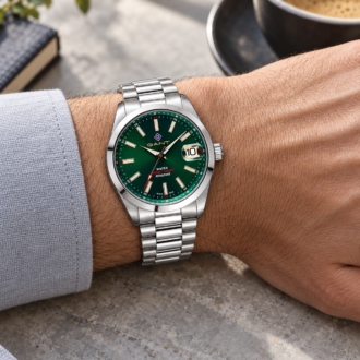 שעון לגבר GANT G161006 עם לוח ירוק, מחוגים בגוון זהב וצמיד פלדת אל־חלד כסוף